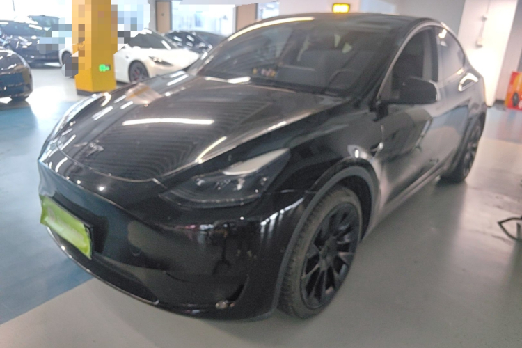 Tesla Model Y 2022 car image #2