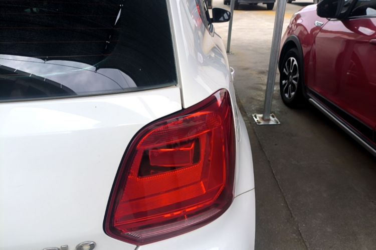 Volkswagen Polo 2019 car image #8