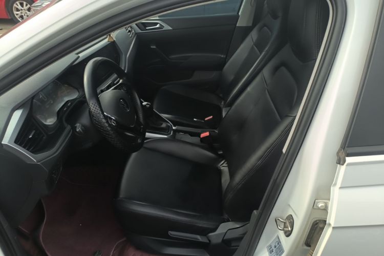 Volkswagen Polo 2022 car image #19