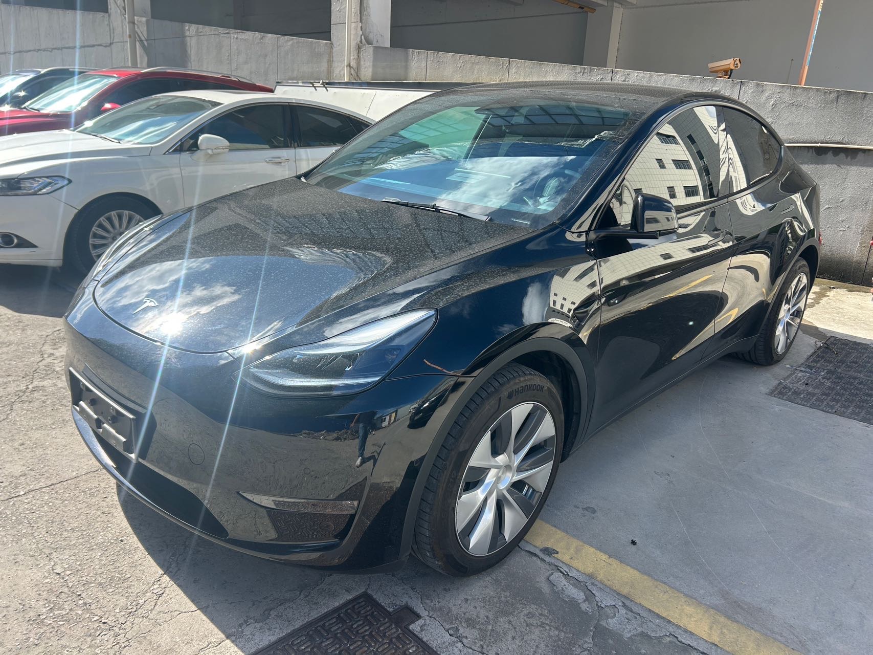 Tesla Model Y 2023 car image 