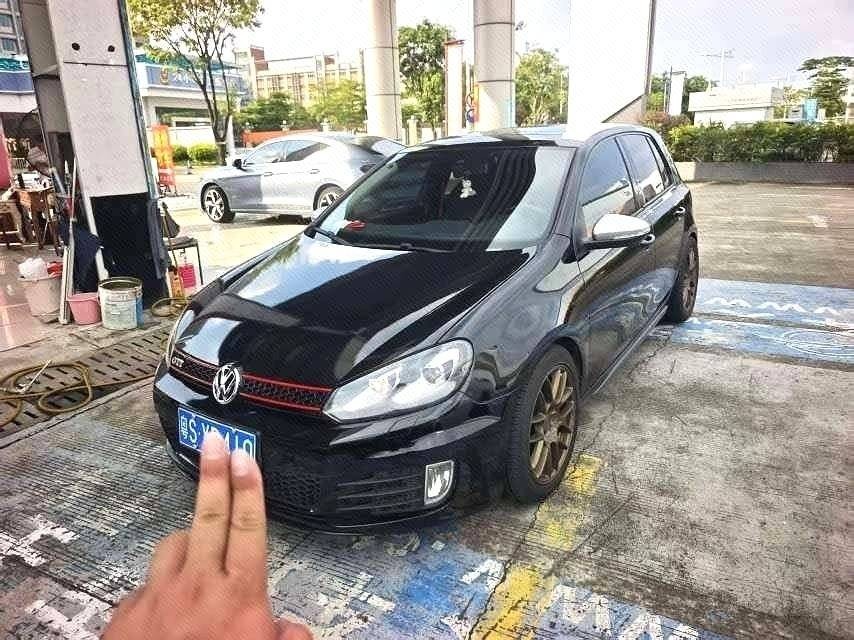 Volkswagen GolfGTI 2011 car image 