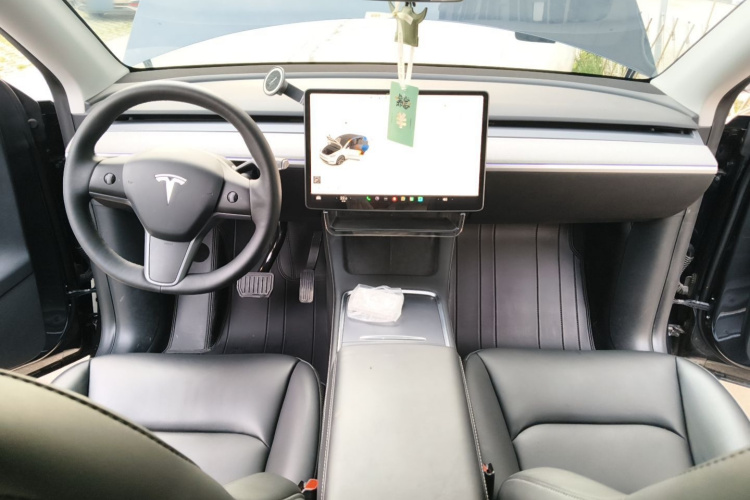 Tesla Model Y 2024 #11 Tesla Model Y 2024 immagine di auto #11