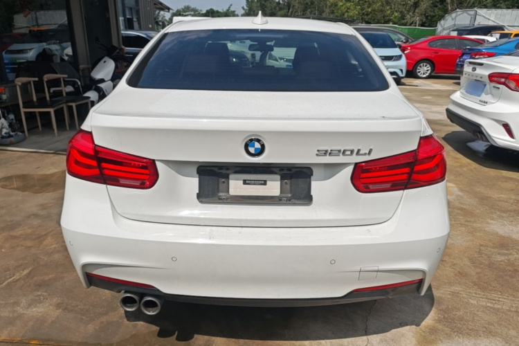 BMW 3 Series 2018 #4 BMW 3 Series 2018 car image #4