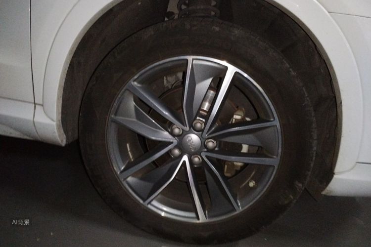 Audi Q3 2019 car image #9