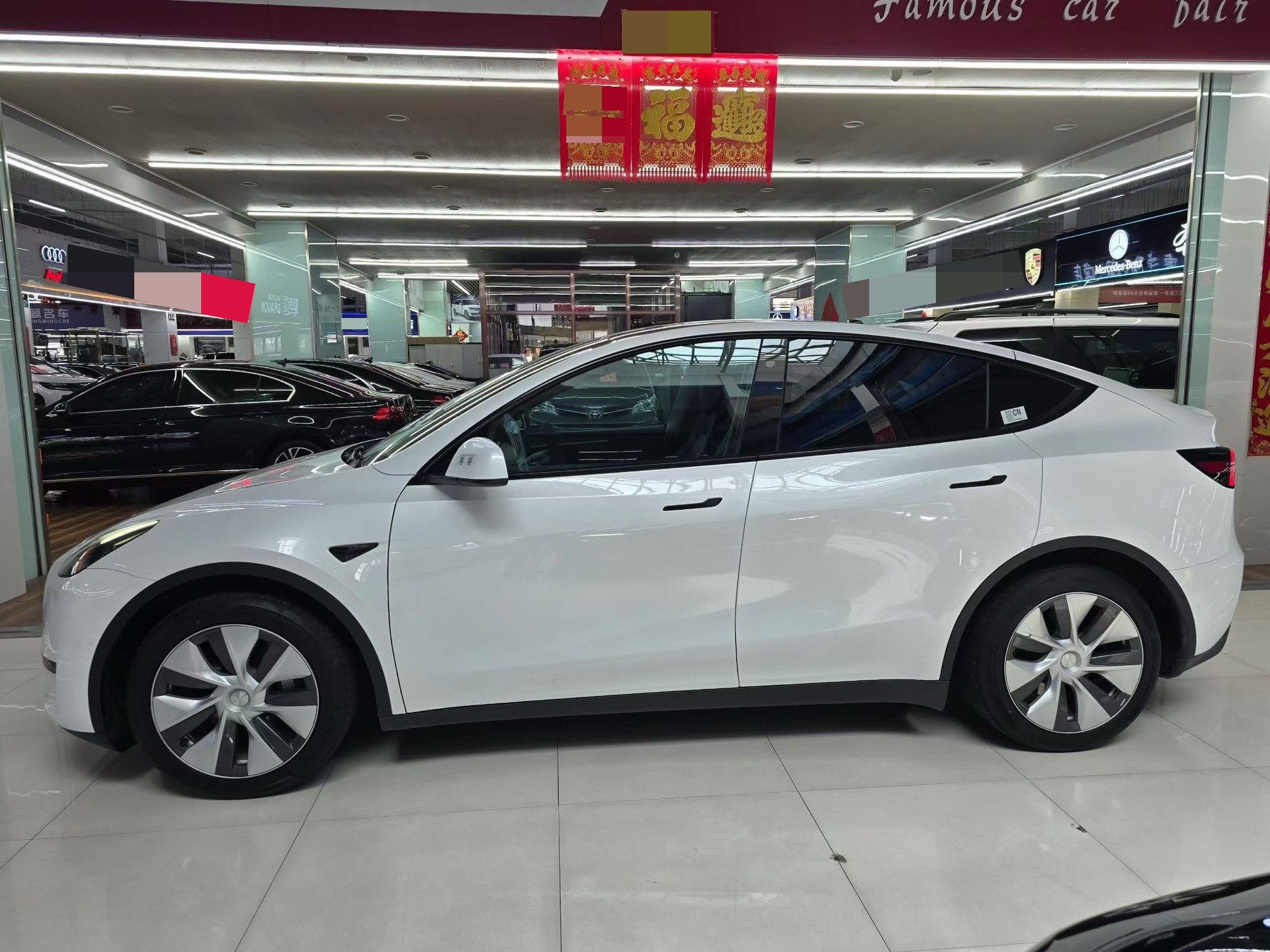 Tesla Model Y 2023 #3 Tesla Model Y 2023 car image #3