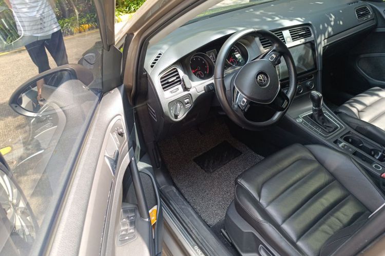 Volkswagen Golf 2015 car image #18