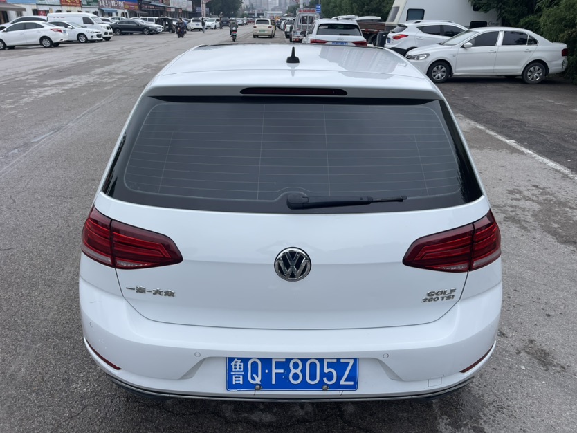 Volkswagen Golf 2020 car image #4