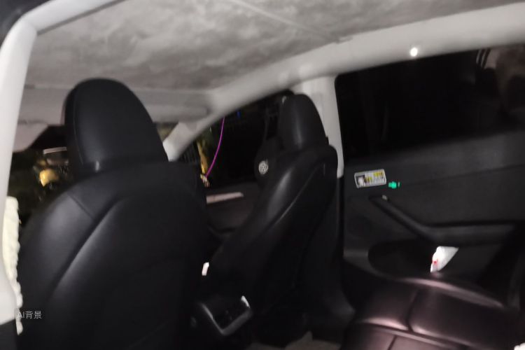 Tesla Model Y 2024 immagine di auto #20