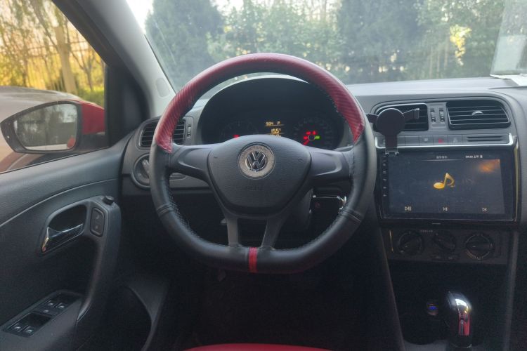 Volkswagen Polo 2018 car image #15