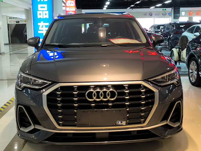 Audi Q3 2020 car image #2