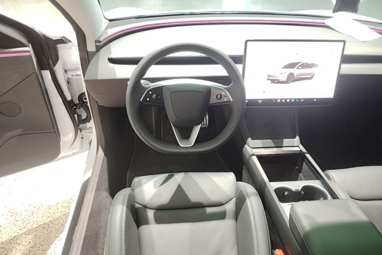 Tesla Model 3 2025 #11 Tesla Model 3 2025 car image #11
