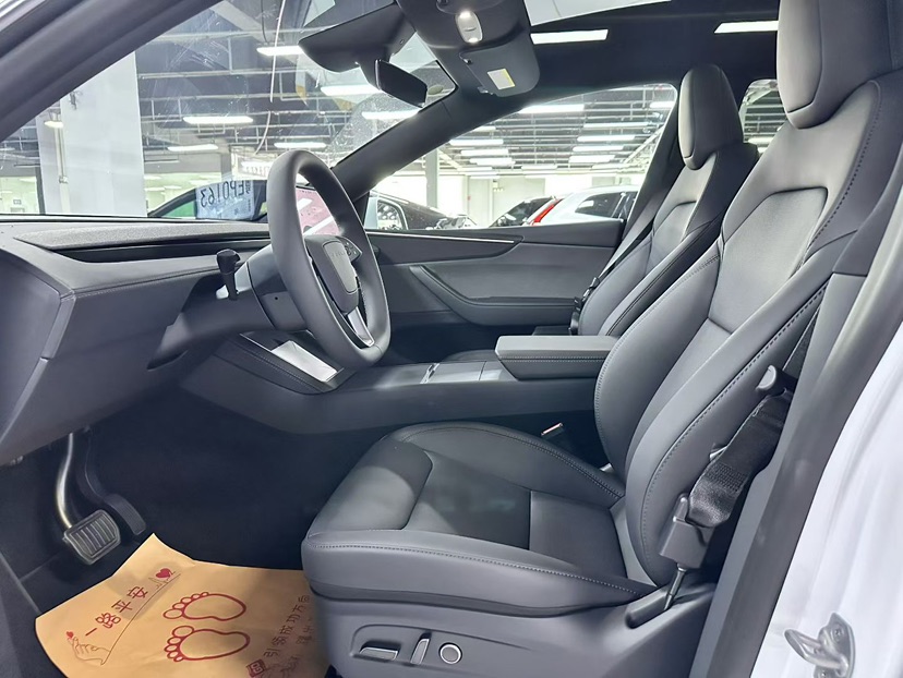 Tesla Model Y 2026 car image #4