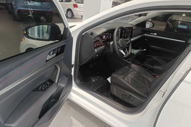 Volkswagen Lavida 2025 car image #16
