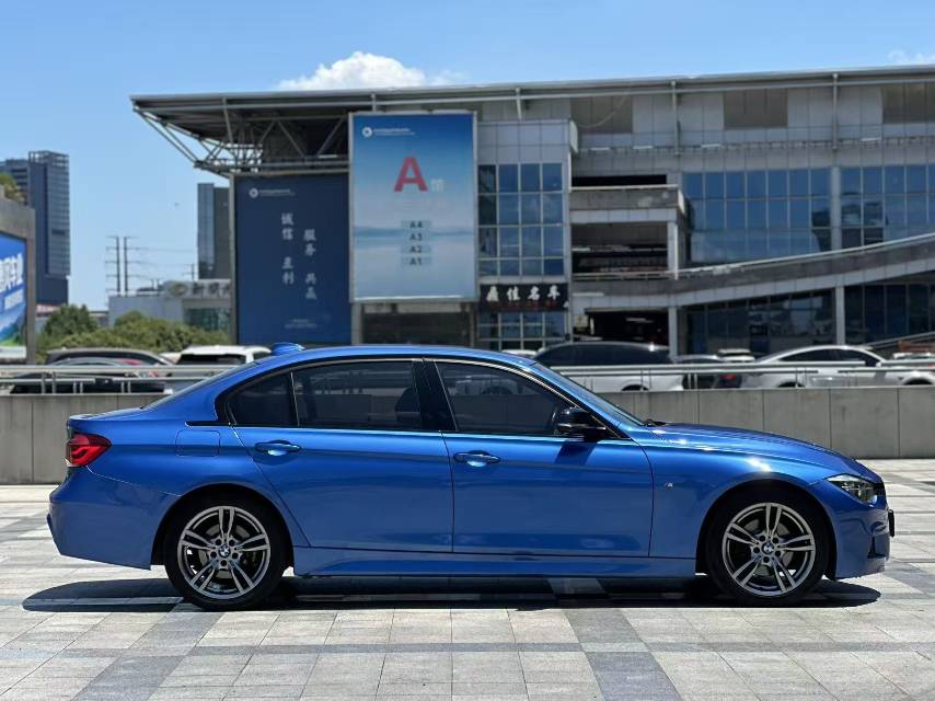 BMW 3 Series 2018 #7 BMW 3 Series 2018 car image #7