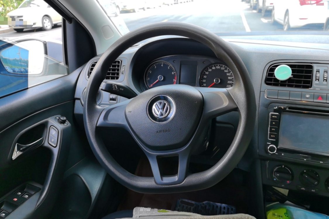 Volkswagen Polo 2015 #24 Volkswagen Polo 2015 car image #24