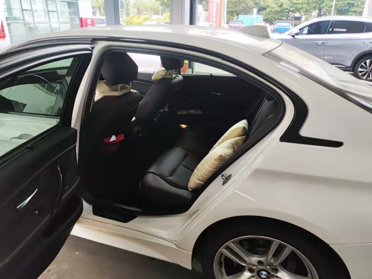 BMW 3 Series 2018 car image #2