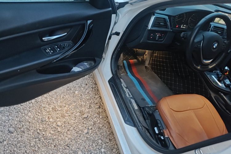 BMW 3 Series 2017 #18 BMW 3 Series 2017 car image #18