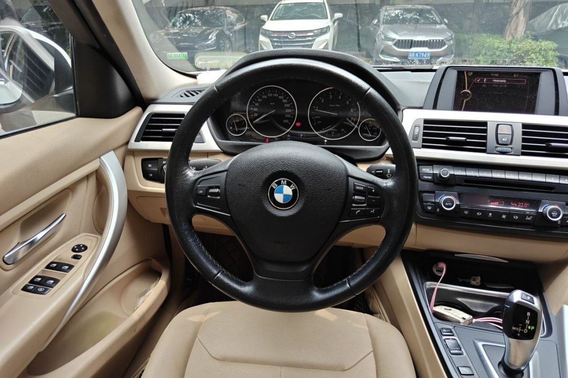 BMW 3 Series 2014 car image #24