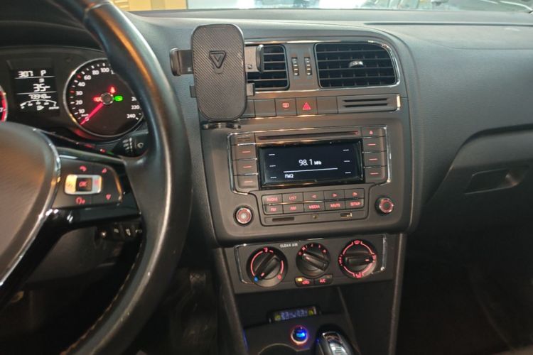 Volkswagen Polo 2017 #13 Volkswagen Polo 2017 car image #13