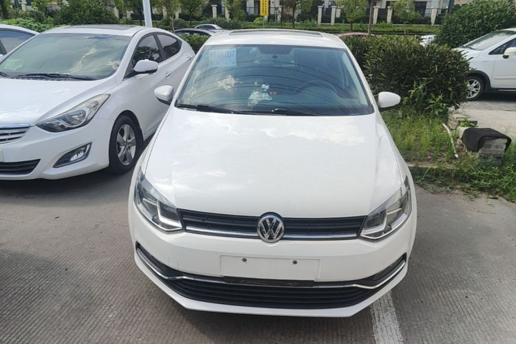 Volkswagen Polo 2017 car image #3