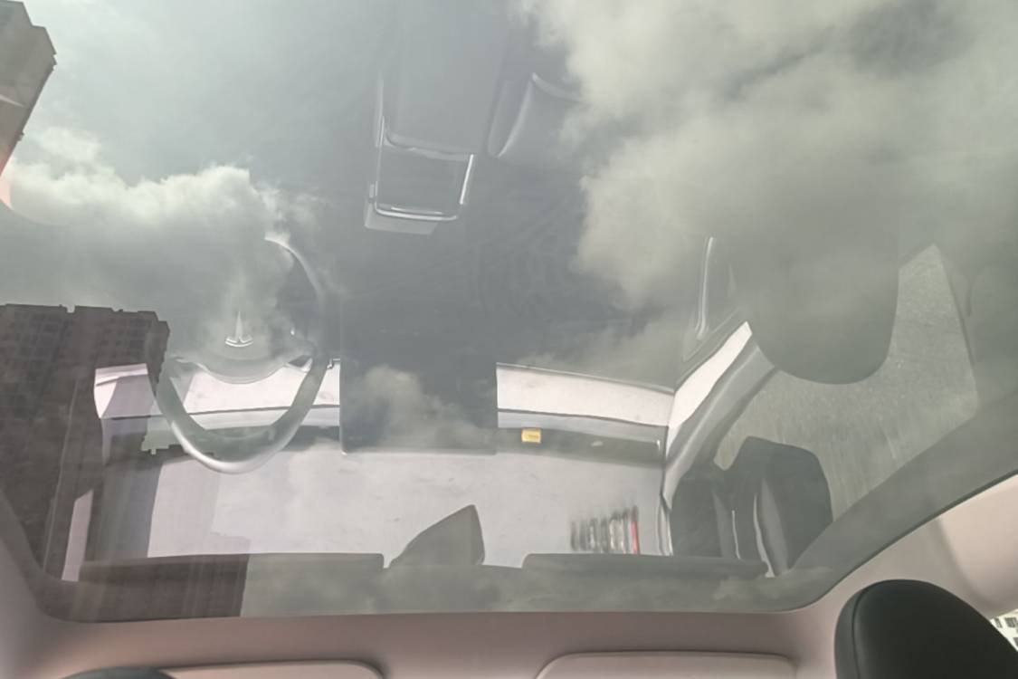 Tesla Model Y 2024 #14 Tesla Model Y 2024 car image #14