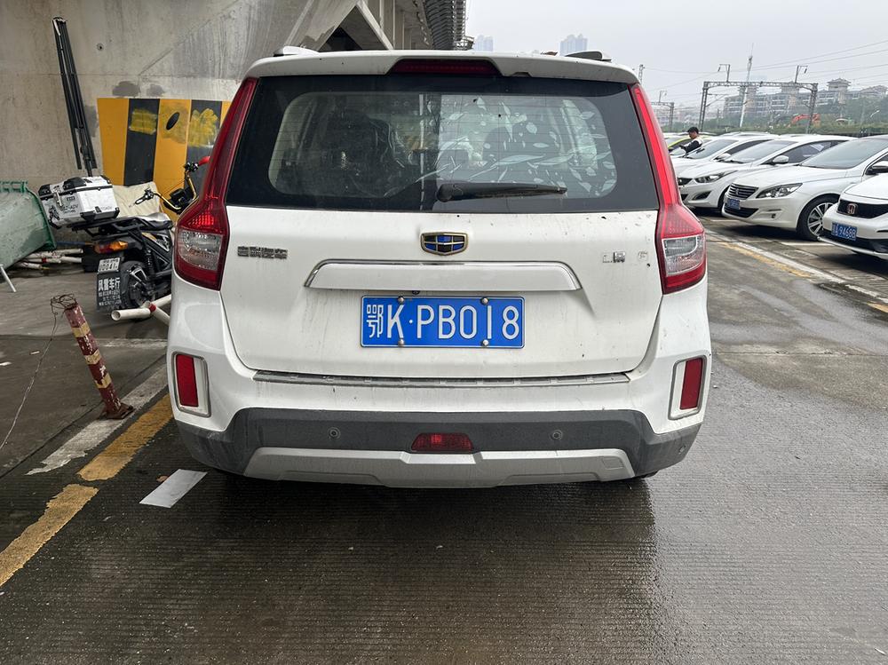 GEELY Vision X6 2016 immagine di auto #5
