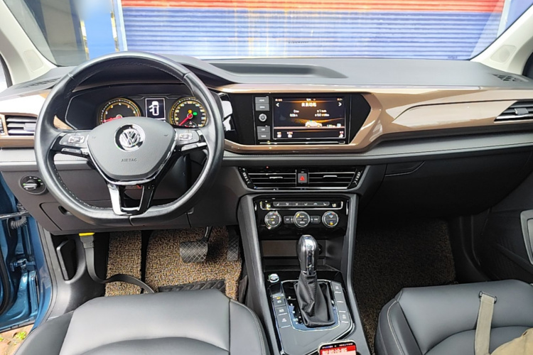 Volkswagen Tharu 2019 car image #11