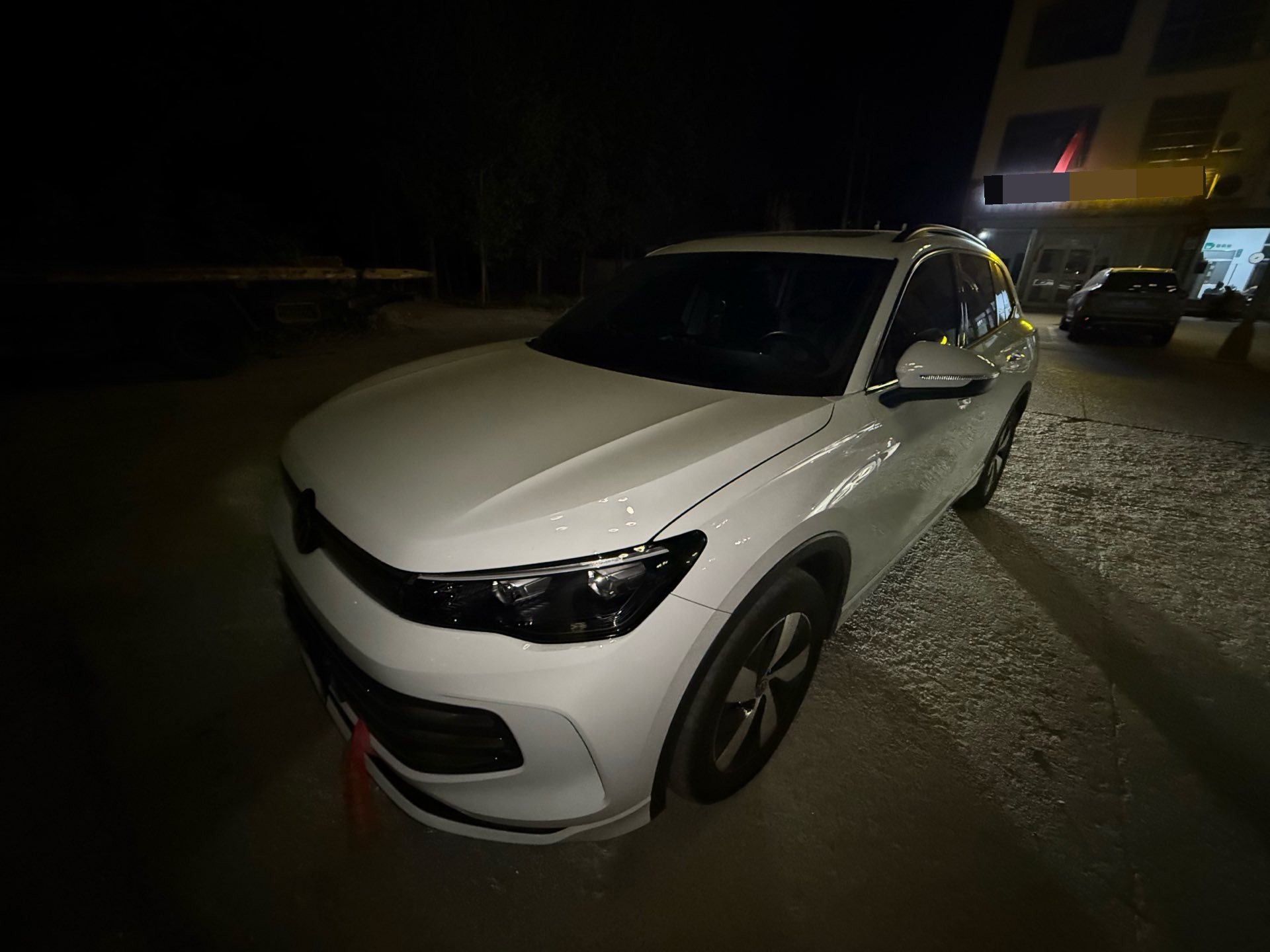Volkswagen Tiguan L 2026 car image 