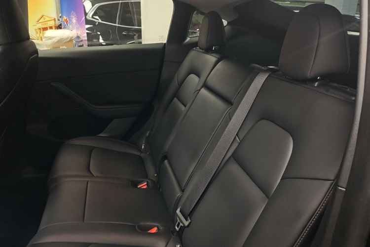 Tesla Model Y 2023 #17 Tesla Model Y 2023 immagine di auto #17