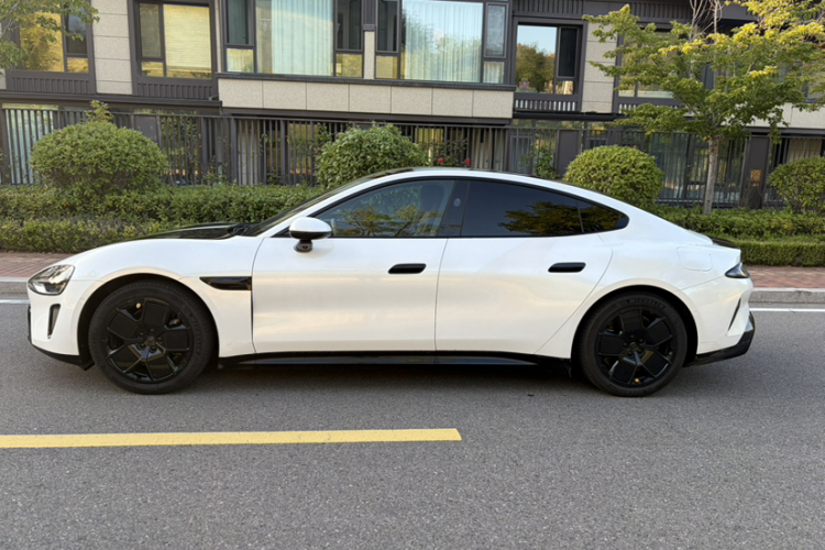 MI SU7 2025 car image #4