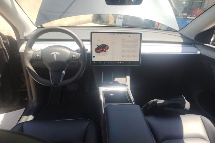 Tesla Model Y 2024 #10 Tesla Model Y 2024 immagine di auto #10