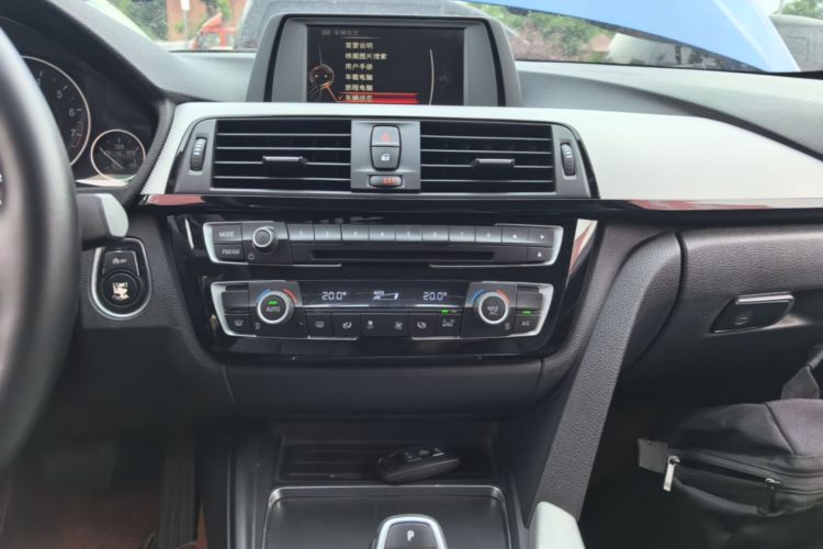 BMW 3 Series 2017 #13 BMW 3 Series 2017 car image #13