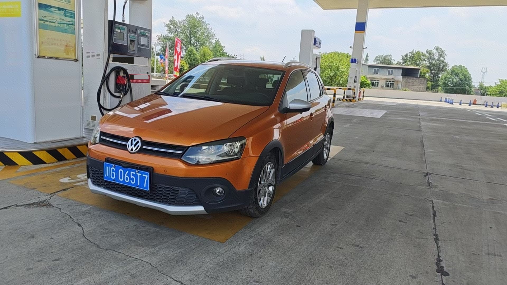 Volkswagen Polo 2016 car image 