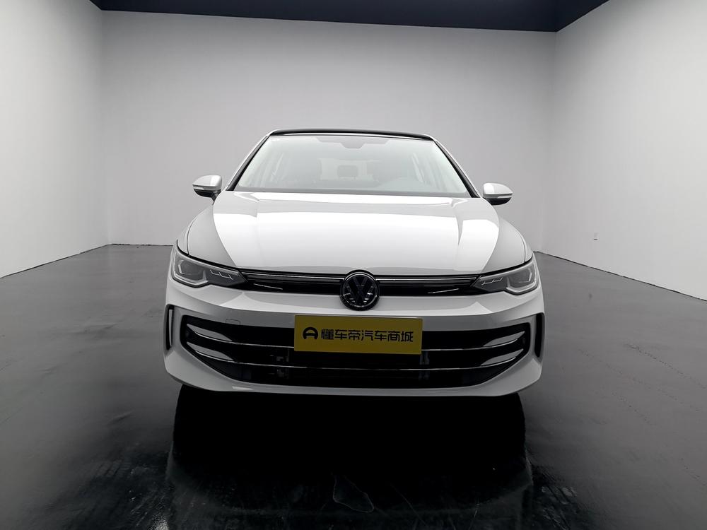Volkswagen Golf 2026 imagen de coche #2