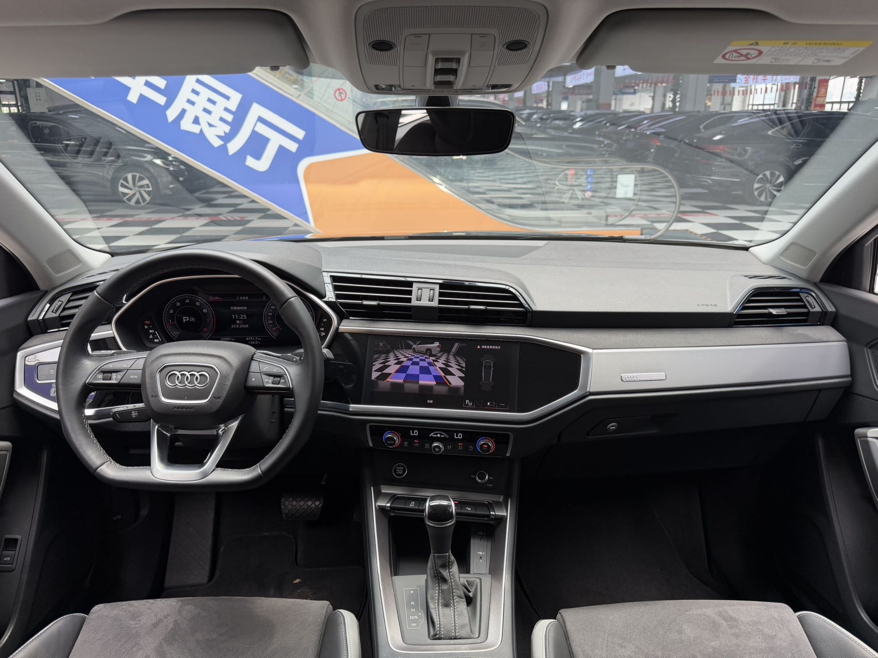 Audi Q3 2023 car image #6