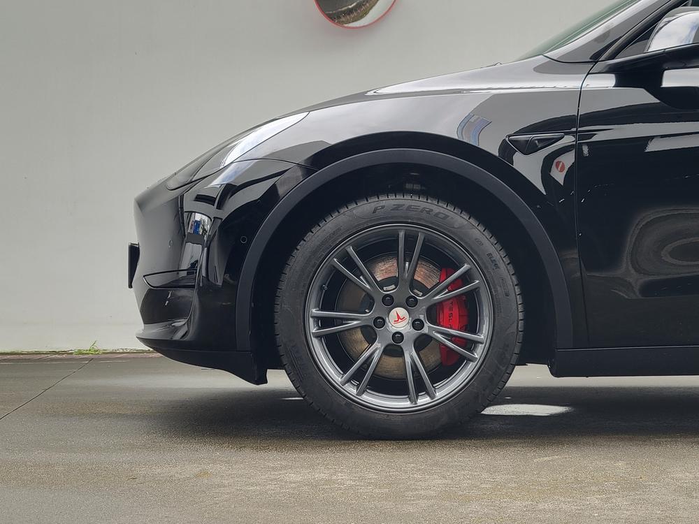 Tesla Model Y 2022 car image #12