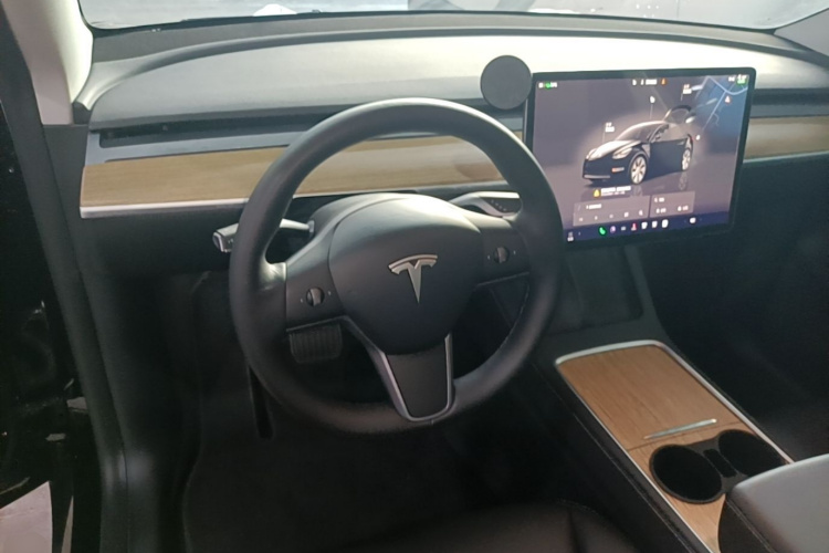 Tesla Model Y 2022 #11 Tesla Model Y 2022 car image #11