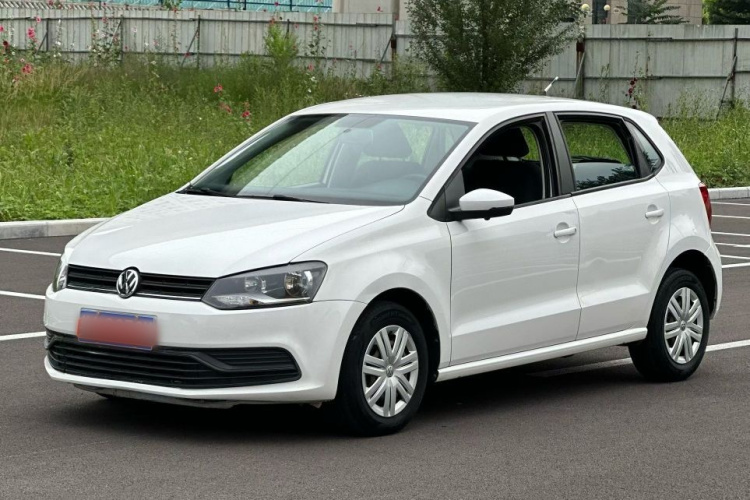 Volkswagen Polo 2018 car image #2