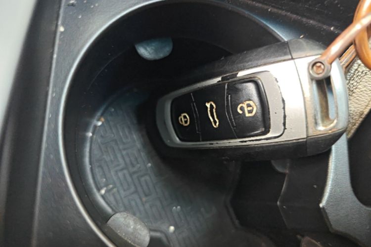 GEELY Emgrand 2018 car image #9