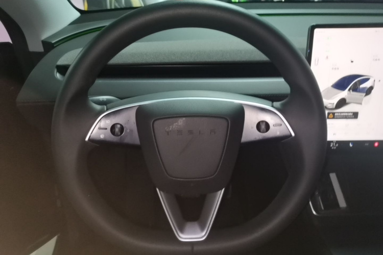 Tesla Model Y 2025 #11 Tesla Model Y 2025 immagine di auto #11