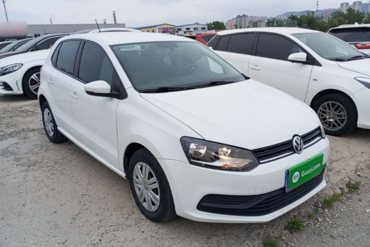 Volkswagen Polo 2019 car image #4