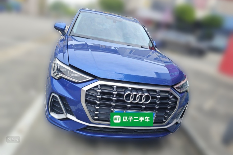 Audi Q3 2020 car image #3