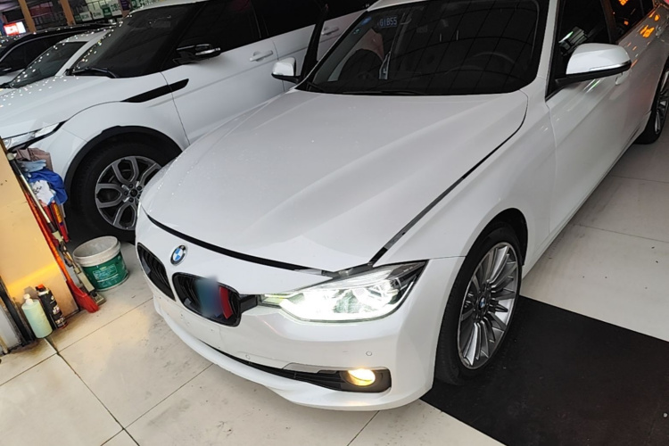 BMW 3 Series 2019 car image #3