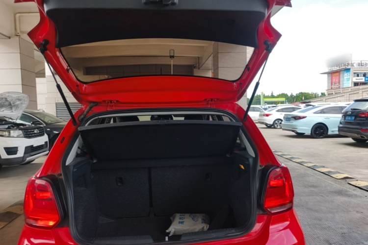 Volkswagen Polo 2016 #19 Volkswagen Polo 2016 car image #19