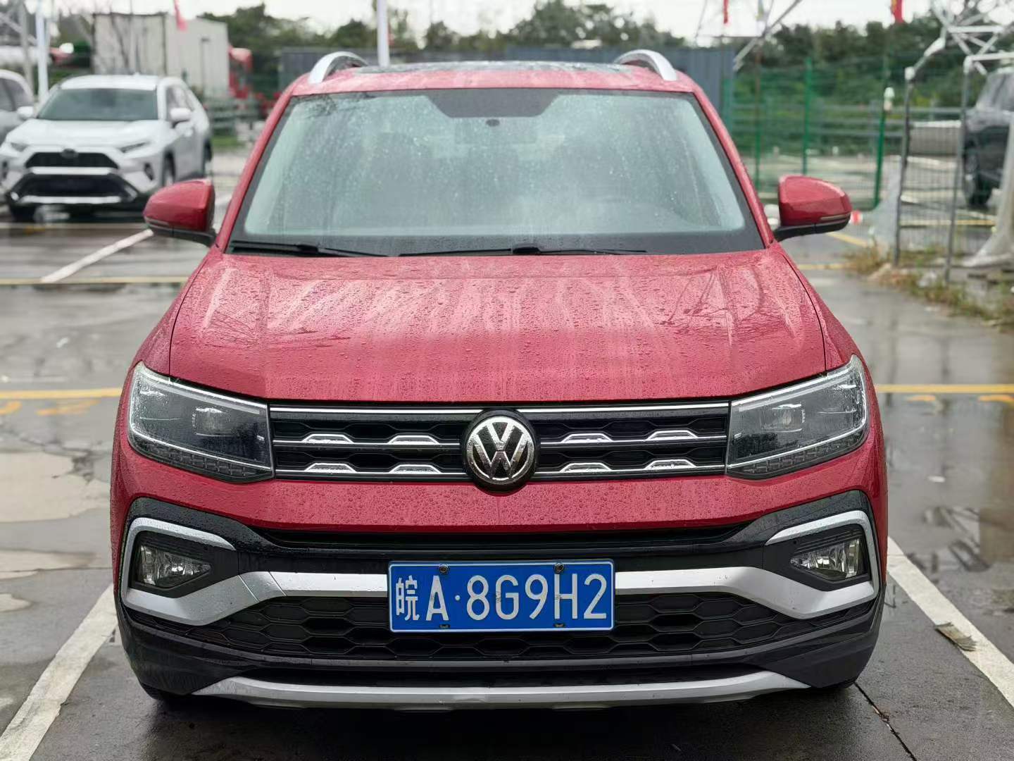 Volkswagen T-Cross 2019 car image #2