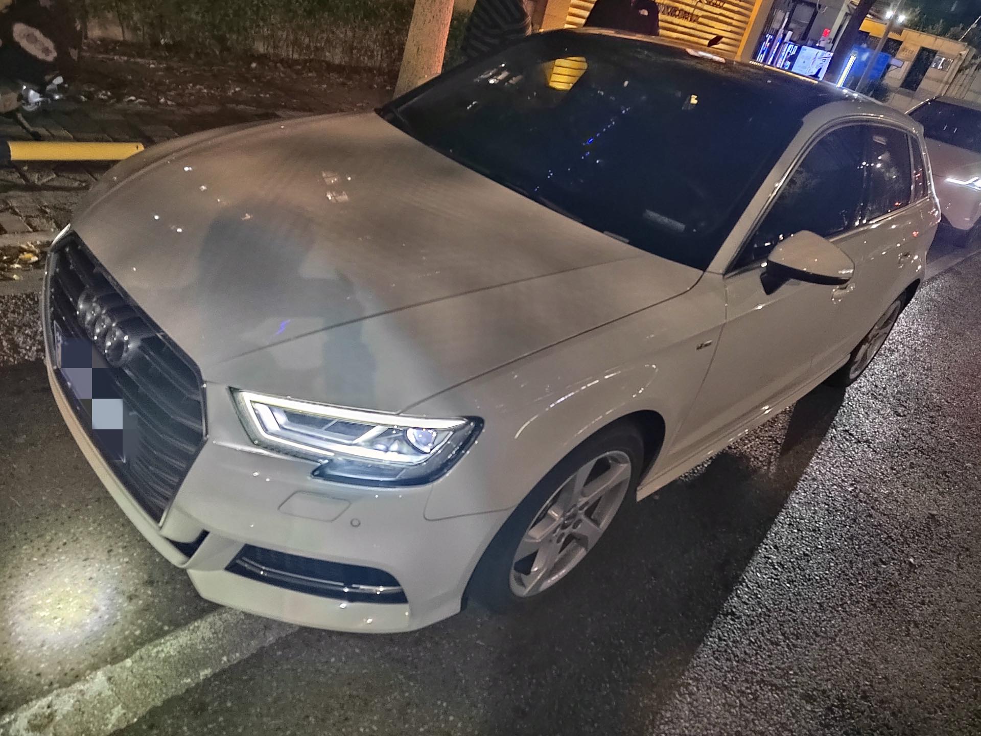 2020 immagine di auto 
