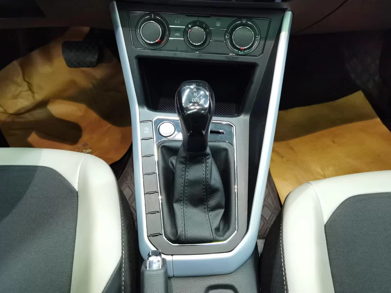 Volkswagen Polo 2023 immagine di auto #15
