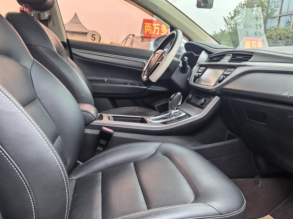 GEELY Emgrand GS 2017 car image #28