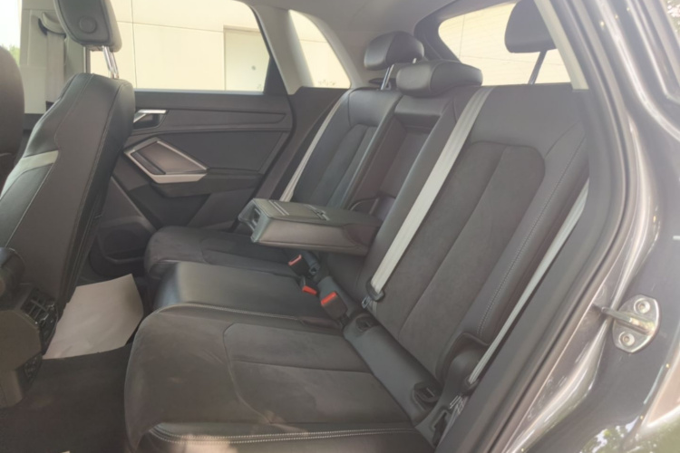 Audi Q3 2020 immagine di auto #17