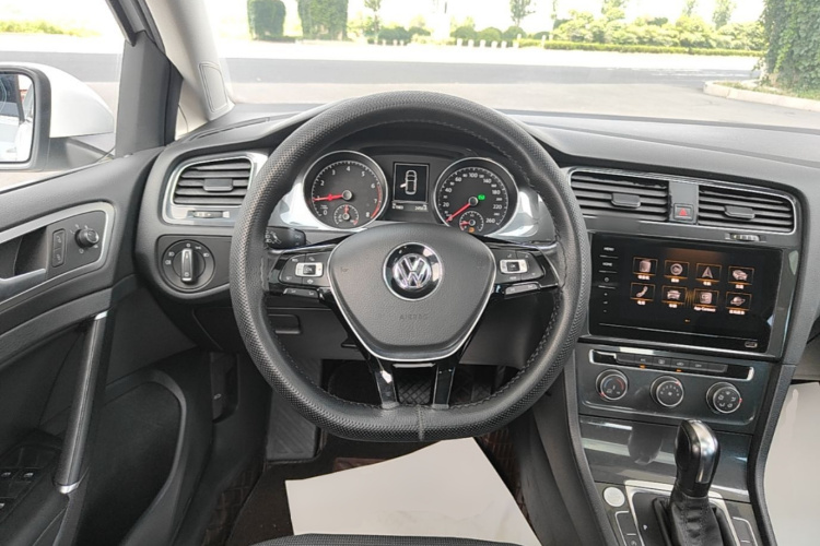 Volkswagen Golf 2020 #11 Volkswagen Golf 2020 car image #11